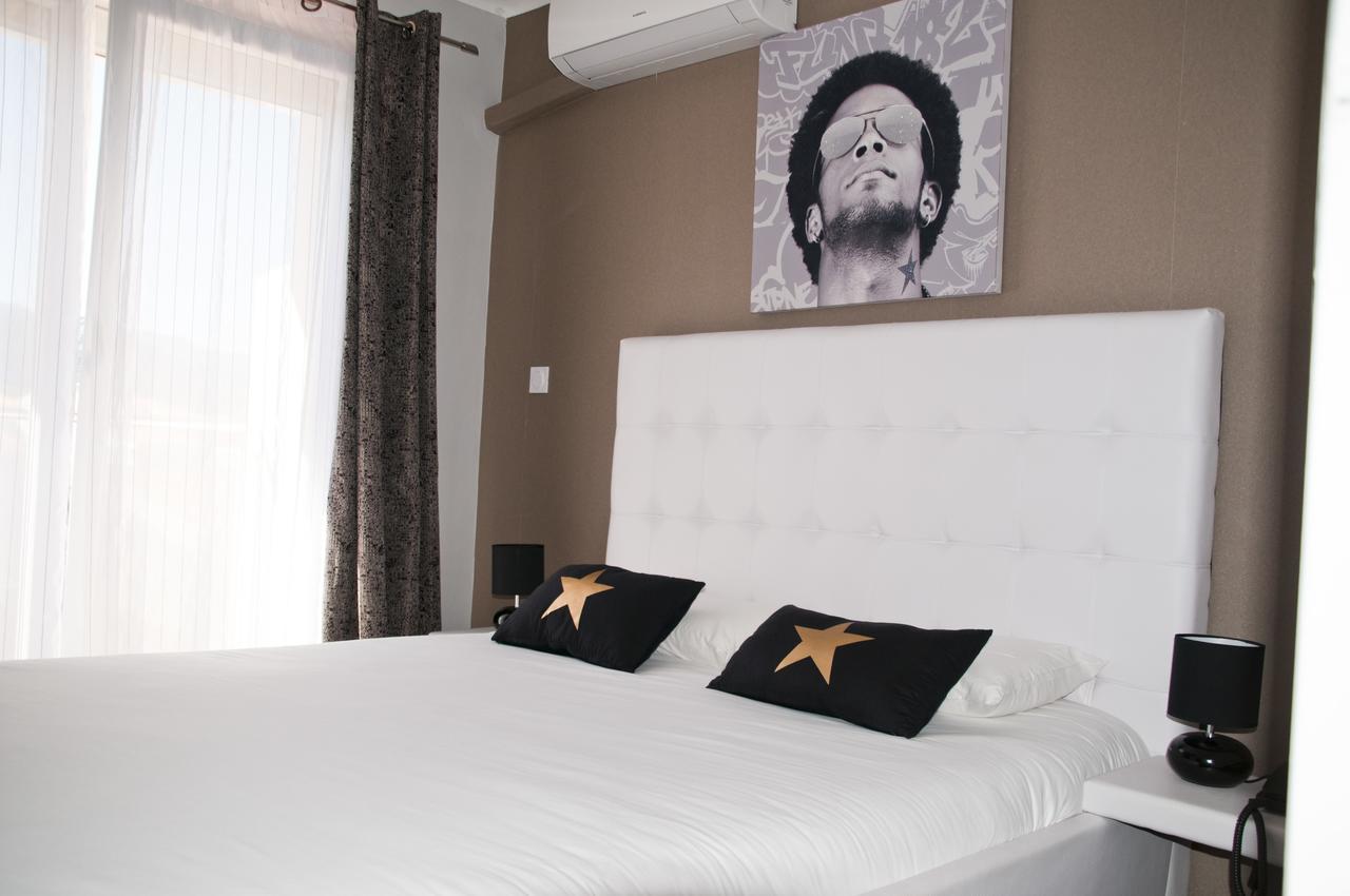 Hotel Bleu Azur อาร์เจเลส-ซัวร์-แมร์ ภายนอก รูปภาพ